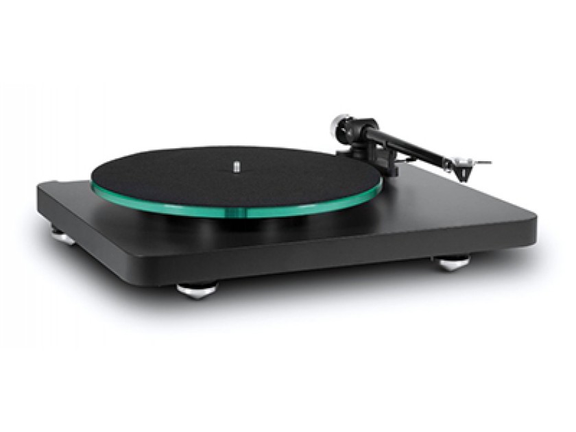 NAD C588 Plattenspieler